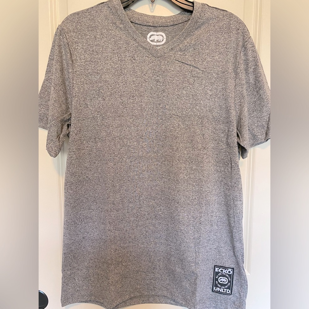 Ecko Unlimited Men’s Athletics V Neck T-shirt Size M